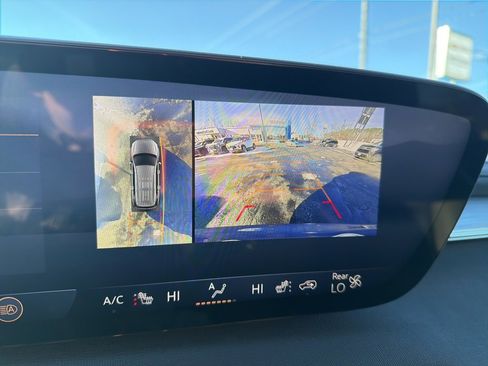 Used 2025 Buick Enclave Preferred image 17