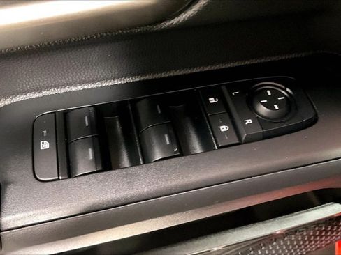 Certified 2024 Toyota Tacoma TRD Off-Road w/ TRD Off Road Premium Package AWD/4WD image 40