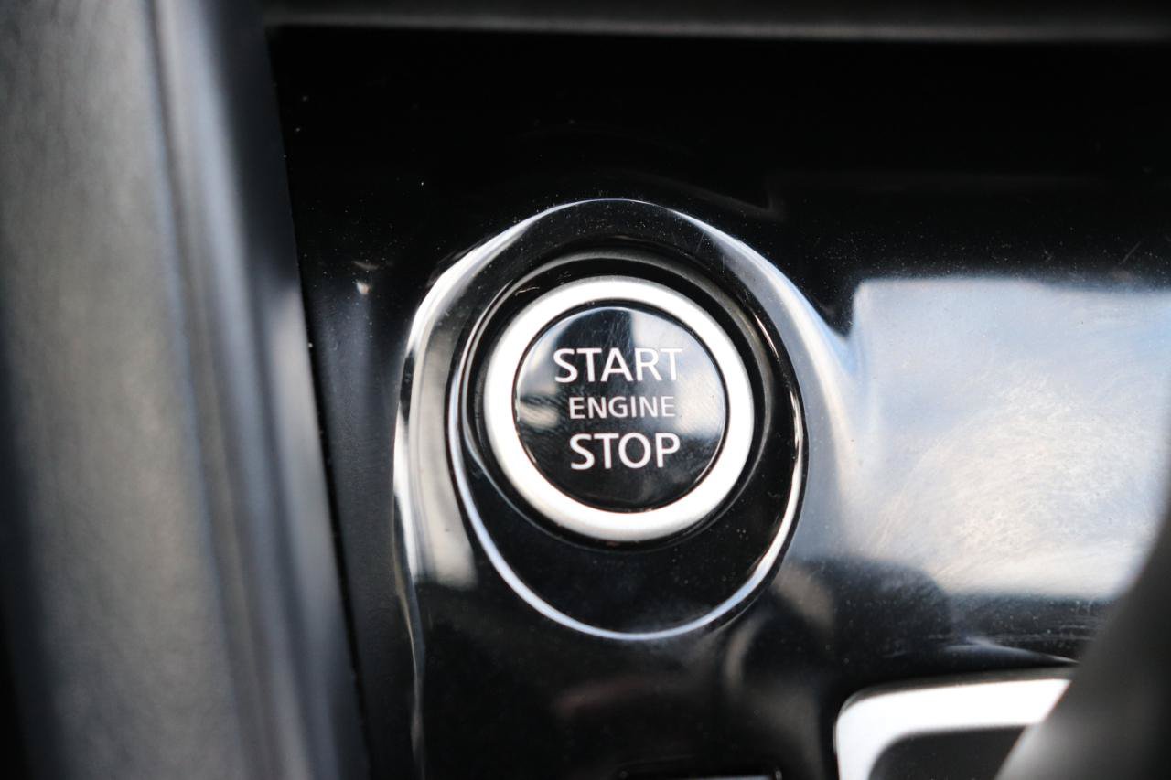 Used 2025 Nissan Versa SV w/ Trunk Package FWD image 36
