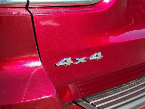 Used 2022 Jeep Grand Cherokee Laredo E image 12