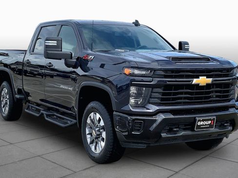 Used 2024 Chevrolet Silverado 2500 Custom w/ Custom Convenience Package AWD/4WD image 3