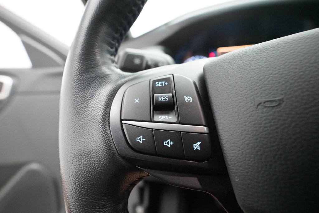 Used 2020 Ford Explorer XLT w/ Equipment Group 202A AWD/4WD image 18