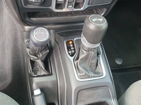 Used 2024 Jeep Wrangler Unlimited Sahara AWD/4WD image 8