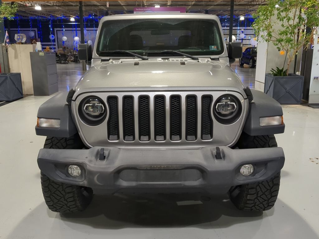 Used 2018 Jeep Wrangler Sport AWD/4WD image 3