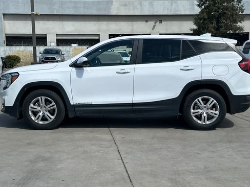 Used 2024 GMC Terrain SLE FWD image 6