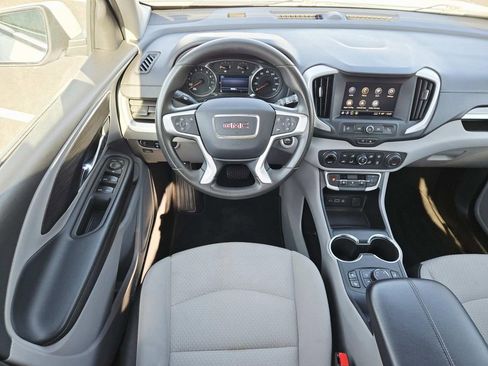 Used 2023 GMC Terrain SLE w/ Driver Convenience Package image 10