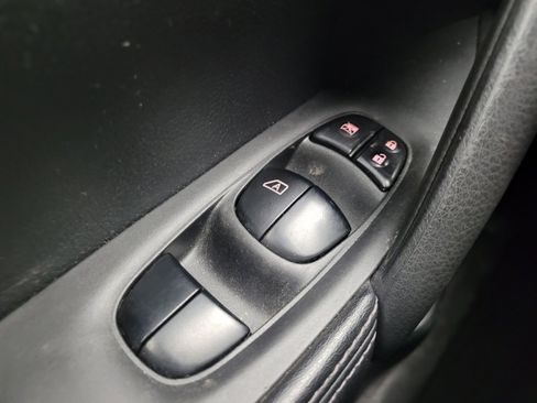 Used 2018 Nissan Rogue Sport S image 27