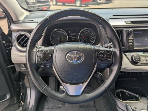Used 2018 Toyota RAV4 XLE w/ Convenience Package AWD/4WD image 13