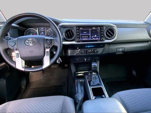 Used 2022 Toyota Tacoma SR5 RWD image 16
