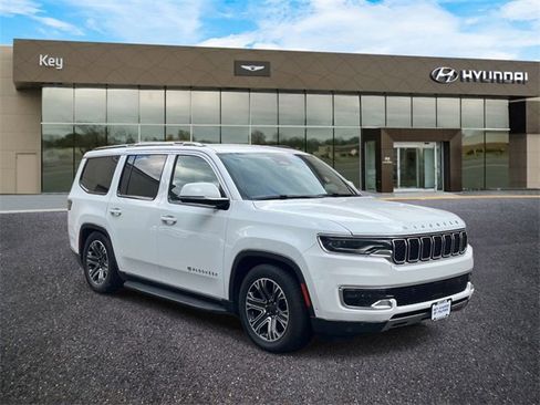 Used 2022 Jeep Wagoneer Series III image 4