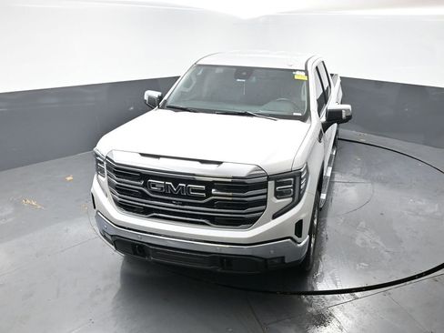 Used 2024 GMC Sierra 1500 SLT w/ SLT Premium Plus Package AWD/4WD image 18