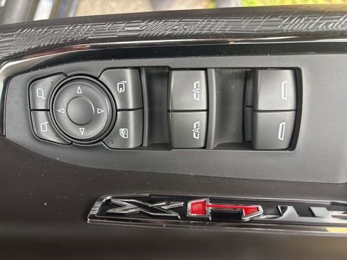 Used 2023 GMC Sierra 1500 AT4X image 21