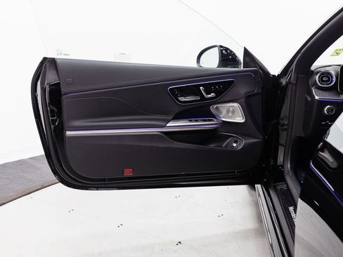 Used 2024 Mercedes-Benz CLE 450 4MATIC Cabriolet image 6