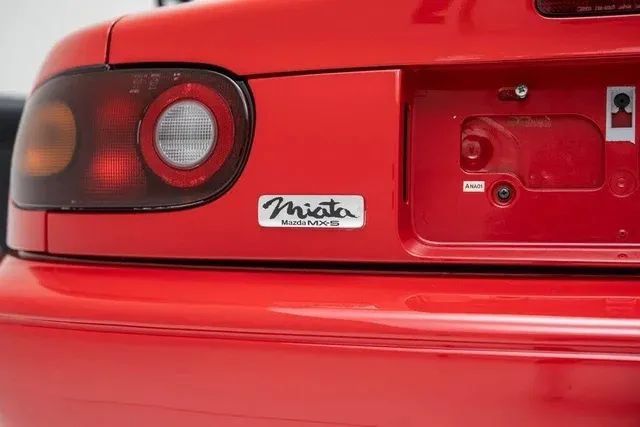 Used 1990 MAZDA MX-5 Miata RWD image 9