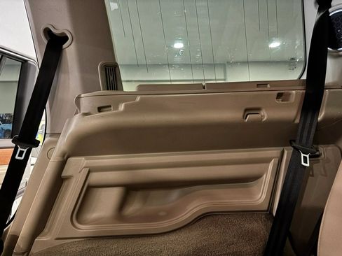 Used 2016 Land Rover LR4 HSE AWD/4WD image 45