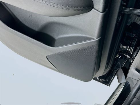 Used 2017 Cadillac XT5 Luxury image 28