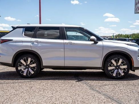 New 2026 Mitsubishi Outlander SE AWD/4WD image 4