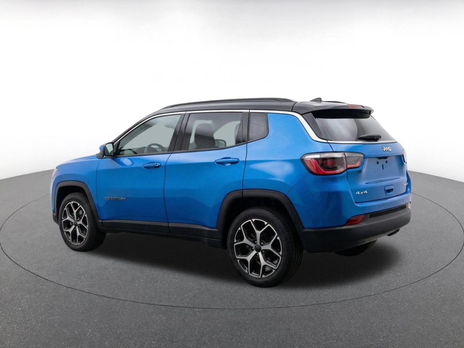 Used 2025 Jeep Compass Limited AWD/4WD image 6
