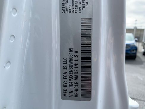 Used 2025 Jeep Wrangler Sahara image 28