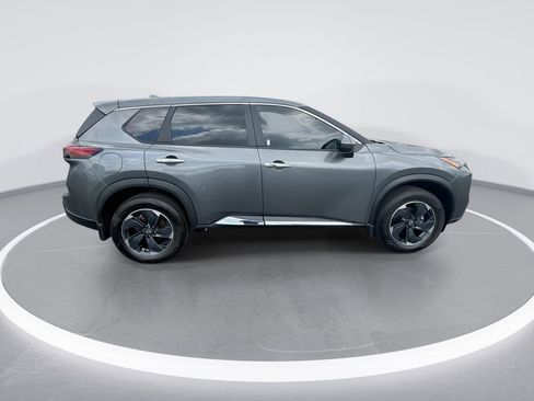 Used 2024 Nissan Rogue SV AWD/4WD image 9