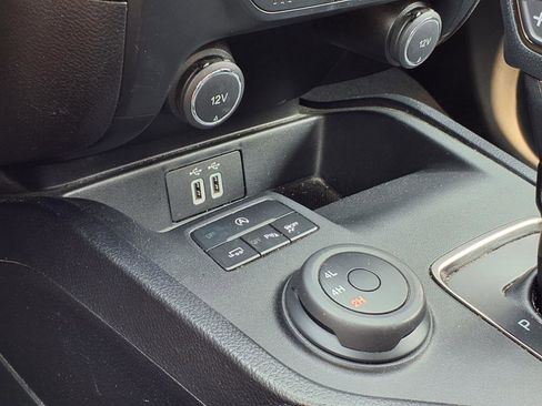 Used 2020 Ford Ranger Lariat w/ Equipment Group 501A Mid image 14