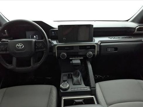 Used 2025 Toyota Tacoma SR5 AWD/4WD image 22