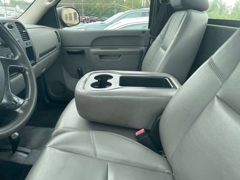 Used 2011 GMC Sierra 2500 W/T AWD/4WD image 4