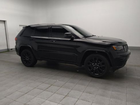 Used 2020 Jeep Grand Cherokee Altitude AWD/4WD image 11