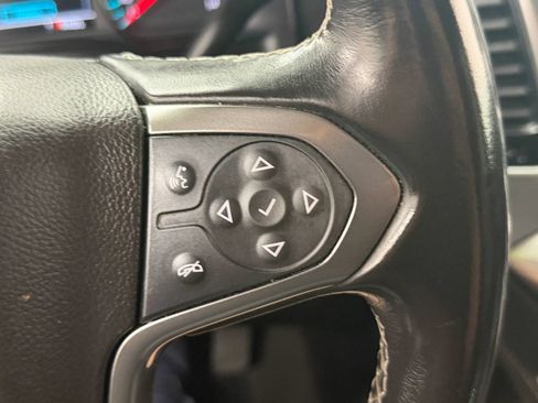 Used 2020 Chevrolet Suburban LT AWD/4WD image 29