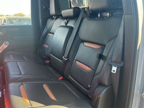 Used 2024 GMC Sierra 2500 AT4 w/ AT4 Premium Plus Package image 18