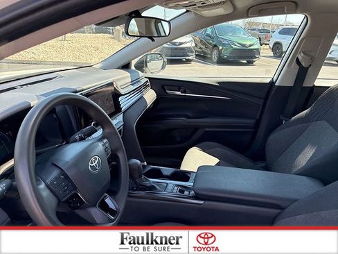 Used 2025 Toyota Camry LE image 25