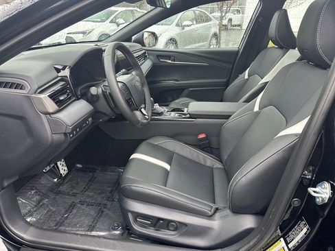 Used 2026 Toyota Camry Hybrid image 12