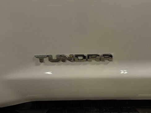 Used 2018 Toyota Tundra SR5 image 25