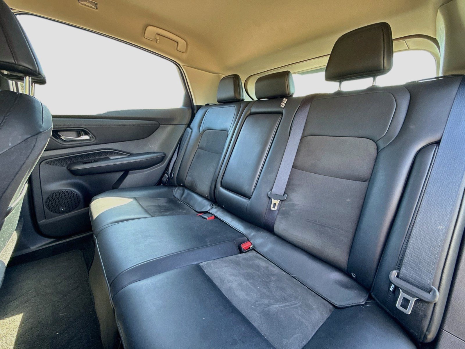 Used 2023 Nissan Ariya FWD image 21