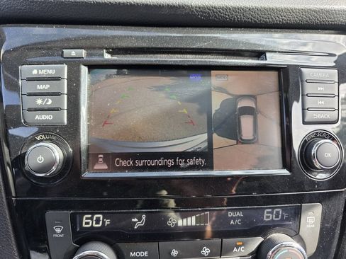 Used 2018 Nissan Rogue SL w/ Premium Package AWD/4WD image 29