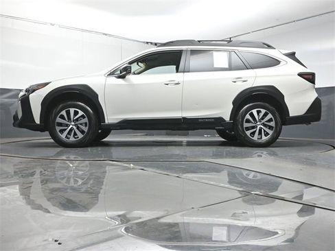 Certified 2025 Subaru Outback Premium w/ Popular Package #1A image 37