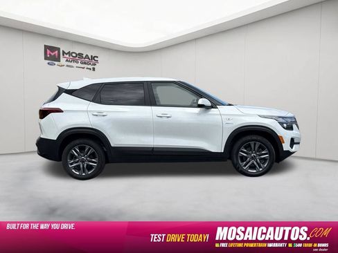Used 2023 Kia Seltos LX AWD/4WD image 8