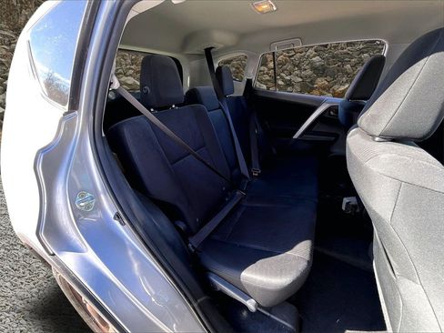 Used 2016 Toyota RAV4 LE image 24