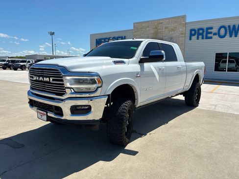 Used 2019 RAM 2500 Laramie AWD/4WD image 3