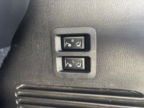 Used 2012 INFINITI QX56 4WD w/ Deluxe Touring Pkg image 52