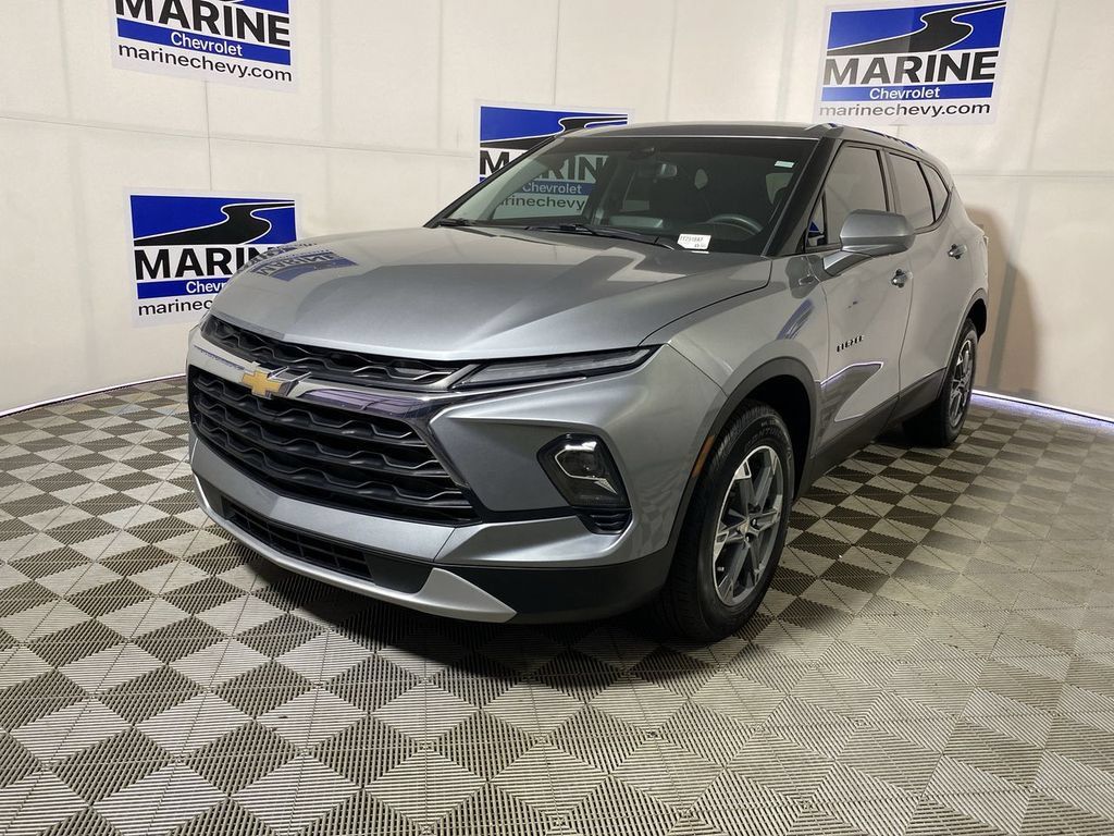 Used 2023 Chevrolet Blazer LT FWD image 11