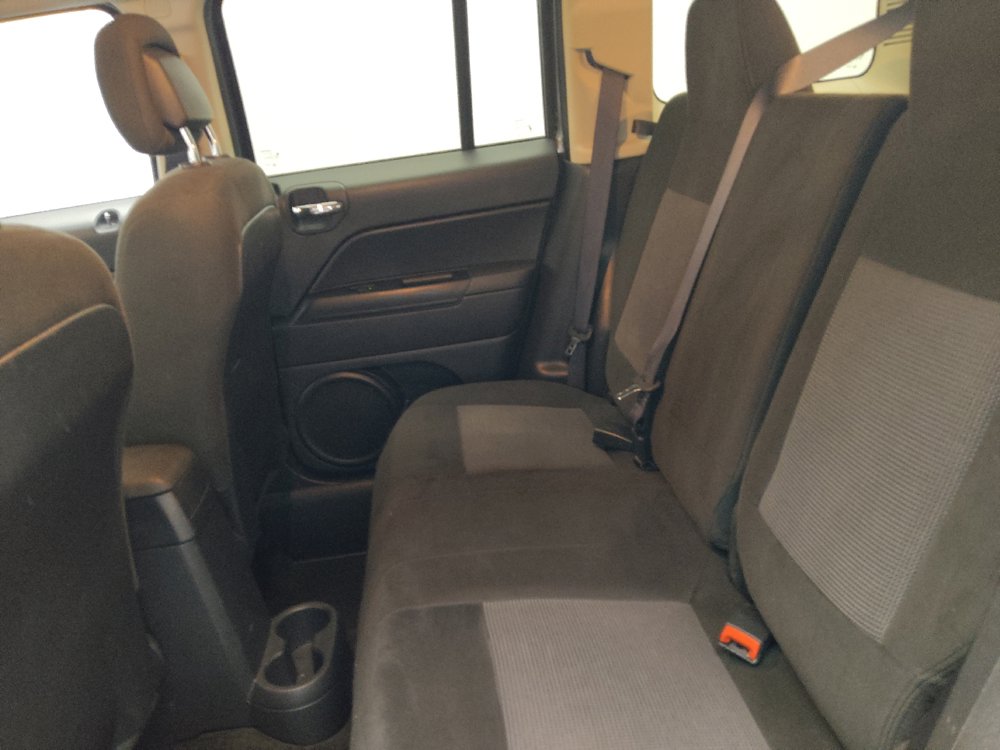 Used 2016 Jeep Patriot Sport w/ Power Value Group FWD image 18