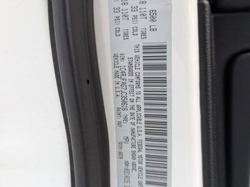 Used 2018 Jeep Grand Cherokee Laredo image 24