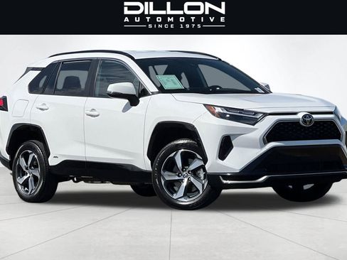 Used 2025 Toyota RAV4 SE AWD/4WD image 2