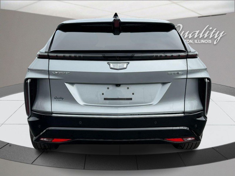 Used 2025 Cadillac Lyriq Luxury w/ LPO, Floor Liner Package AWD/4WD image 4