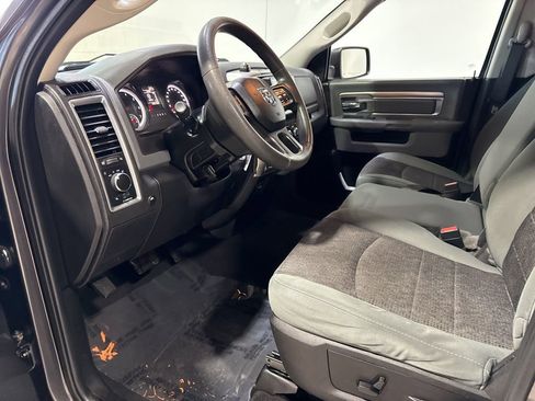 Used 2019 RAM 1500 Classic SLT AWD/4WD image 28