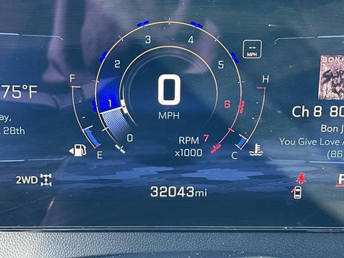 Certified 2024 Chevrolet Traverse LT w/ Trailering Package AWD/4WD image 11