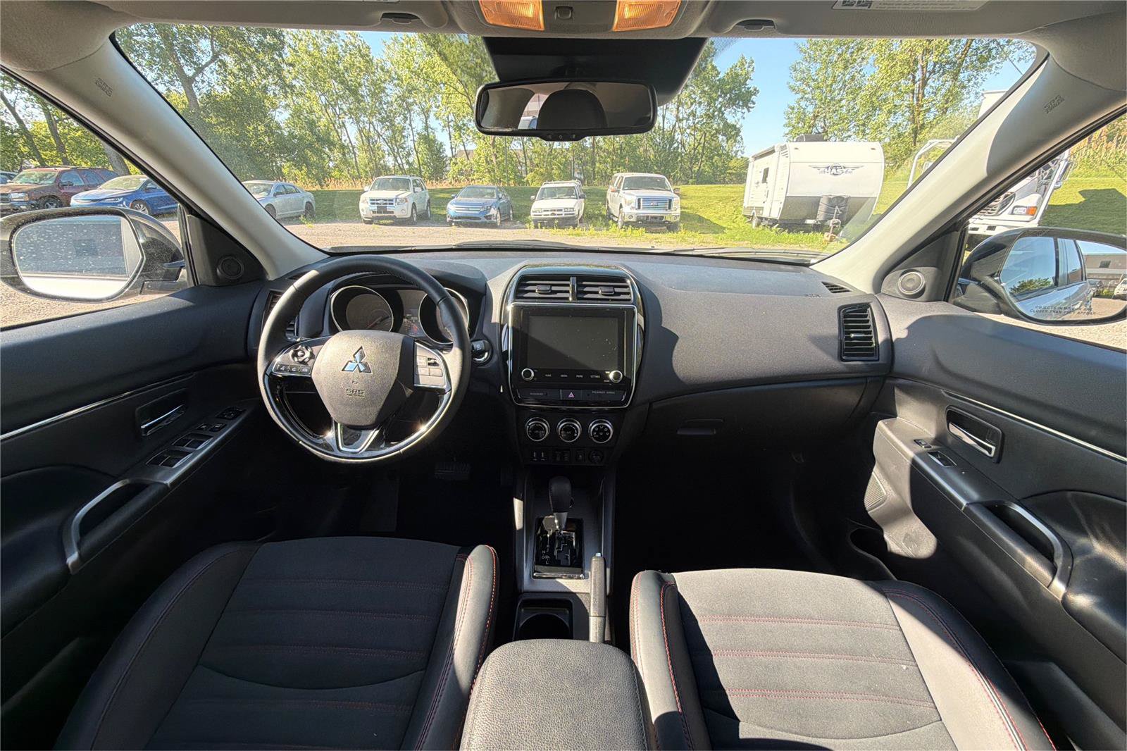 Used 2025 Mitsubishi Outlander Sport SE AWD/4WD image 29