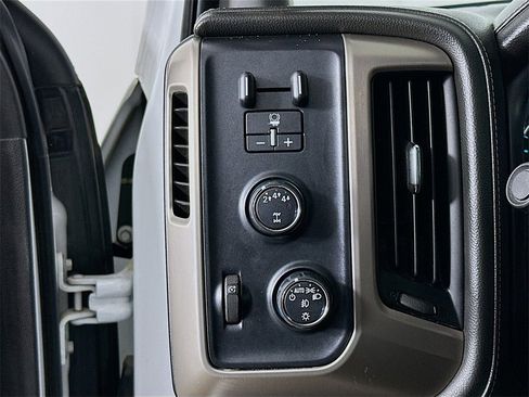 Used 2017 GMC Sierra 2500 Denali w/ Duramax Plus Package image 12