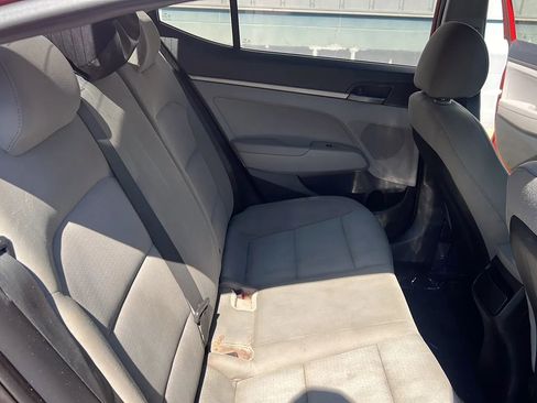Used 2017 Hyundai Elantra SE image 14